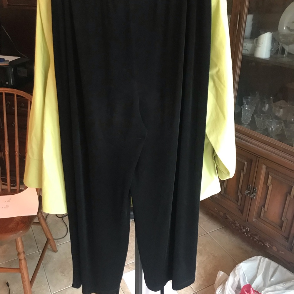 Chico’s travelers black pants , size 2 (l)